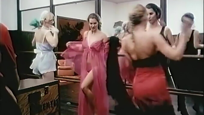 Orgía Grupal Clásica Y Peluda En Vintage Porn