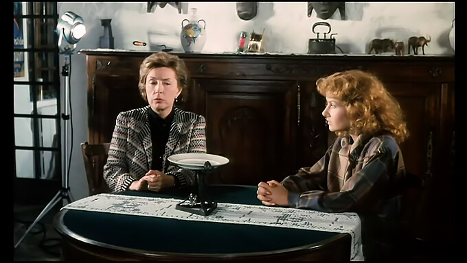 Retro Vintage Film Olinka Hardimannal A Szenvedély Spiráljában