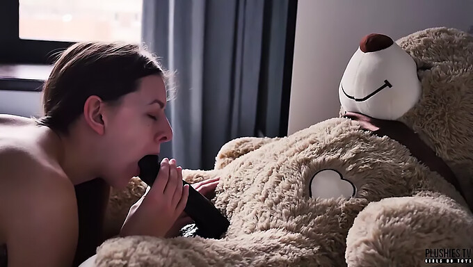 Smyslné Sólové Sezení Stefanie Knight V Tv Plushies.