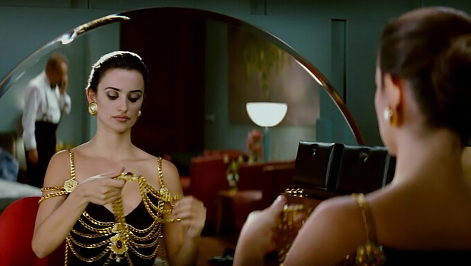 Große Natürliche Brüste Und Große Titten In Penelope Cruz'S Neuestem Szene