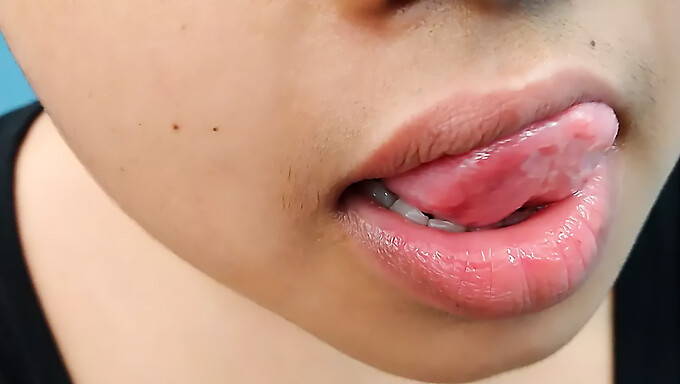 Hottest Indian Teen With Cute Lips