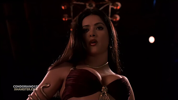 Salma Hayek En Lingerie Sexy Dans Une Scène Chaude