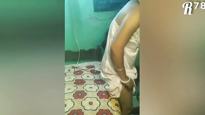 Lactating Indian Wife Gets Rough Sex And Fingering From Her Married Boyfriend